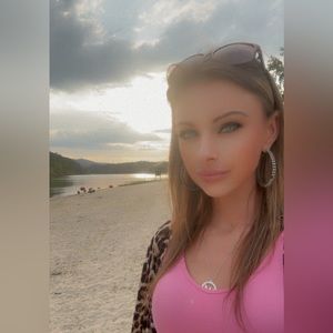 Meet your Posher, Kayli